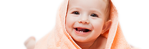 Wann bekommt ein Baby seine ersten Zähne? (Und wie sieht es dann mit dem Stillen aus?)